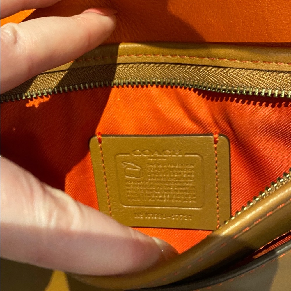 Coach Limited Edition Tan Leather Crossbody Bag - Picture 4 of 6